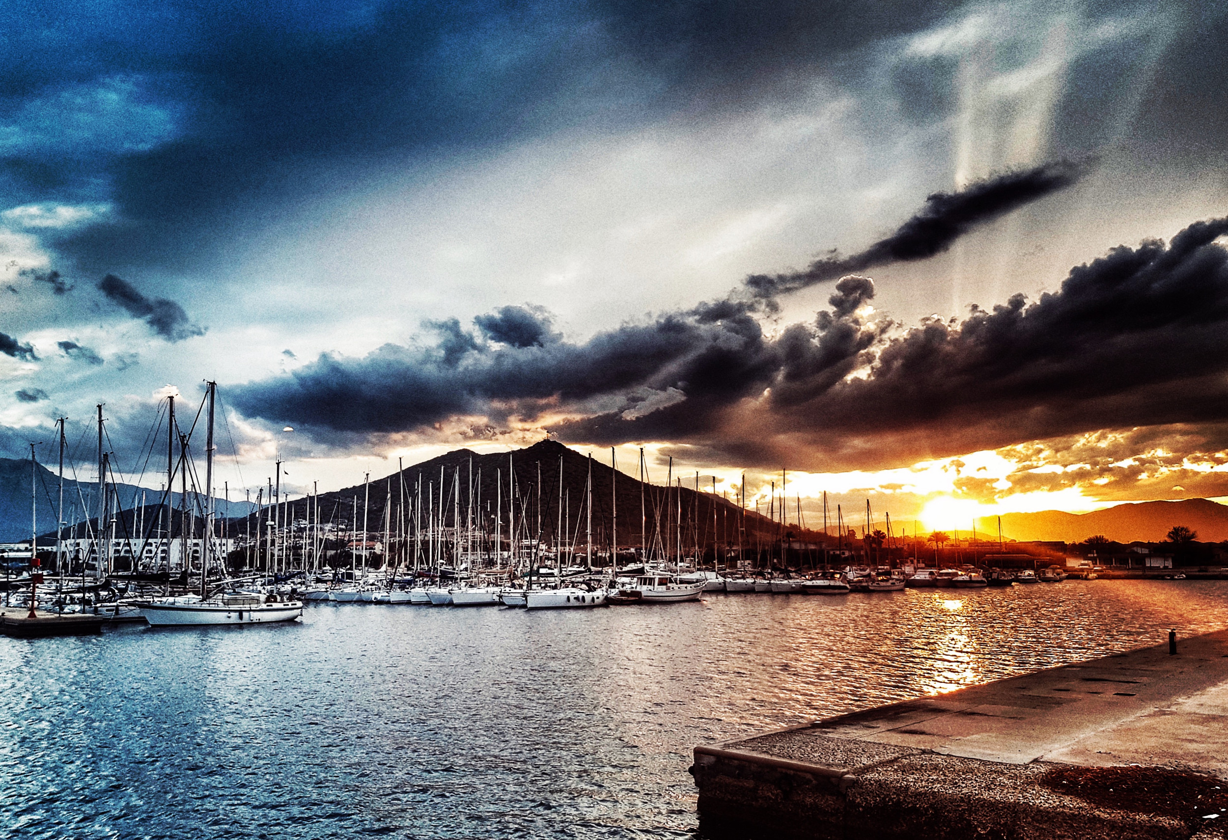 Ormeggio in Sardegna Porto Turistico La Caletta Sardegna